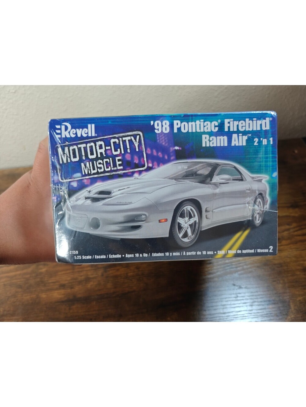 Revell 1998 Pontiac Firebird Ram Air 2-in-1 1:25 Model Kit Motor City Muscle